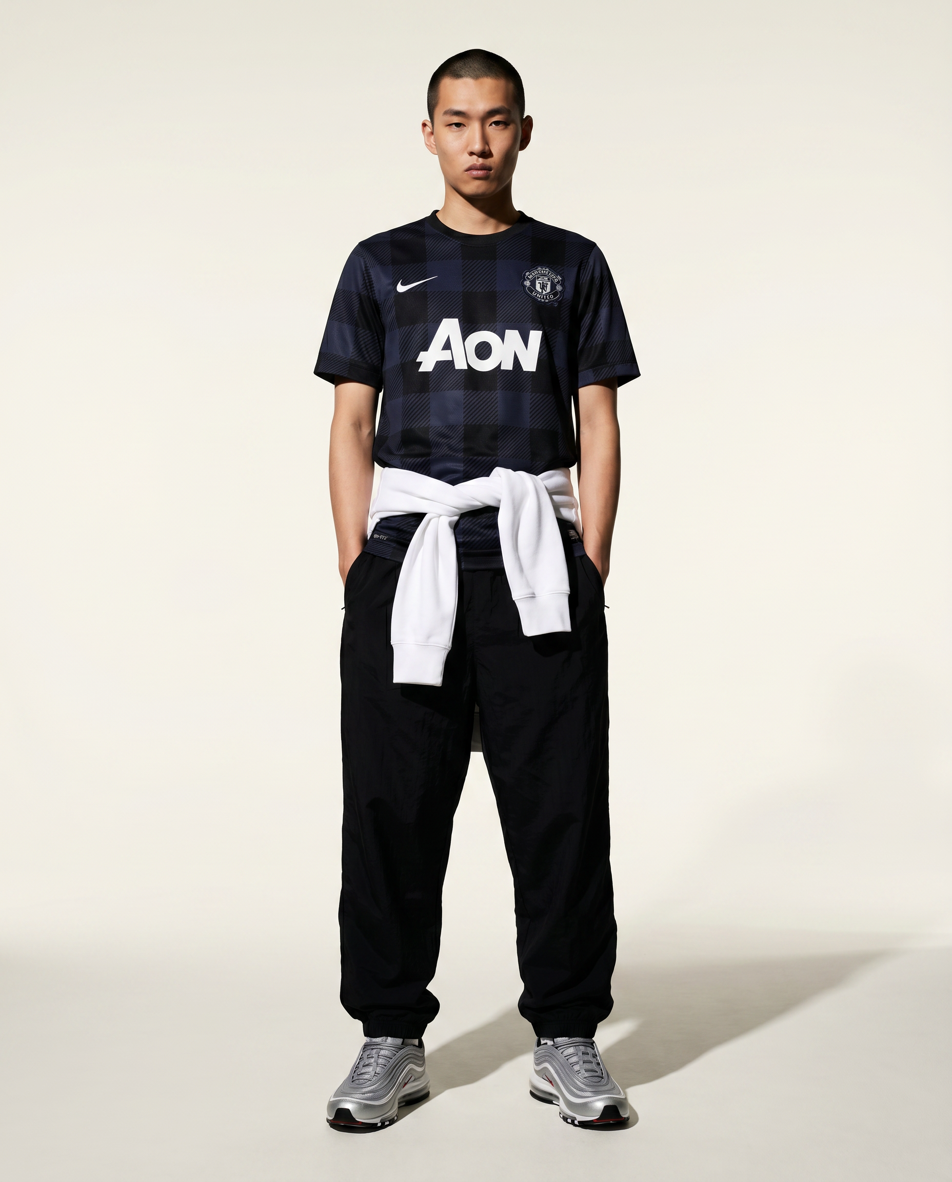 Manchester United Away Shirt 2011/12 Navy - Gallery 3